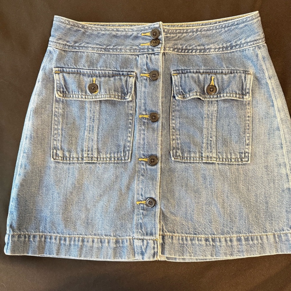 Gap 1969 Denim Mini Skirt Size 28 | Button-Front | Flap Pockets | Medium Wash